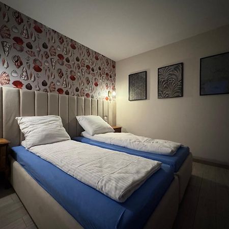 Appartement Little White Frog à Szczecin Extérieur photo